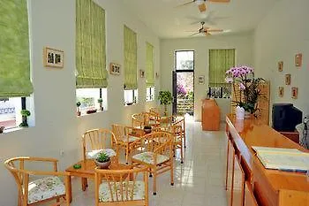 Debby Aparthotel