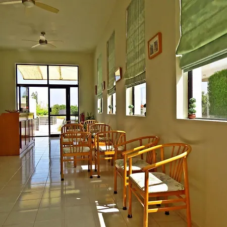 Aparthotel Debby 2*